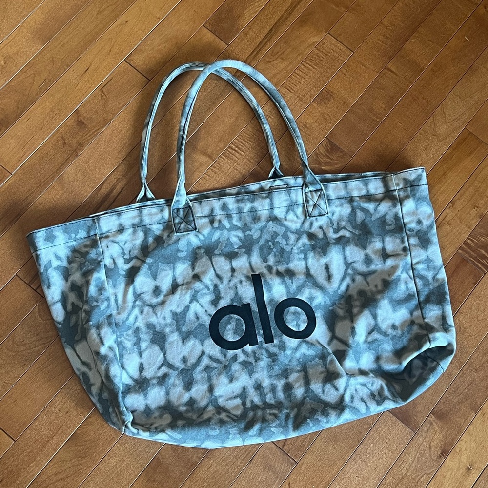 ALO Yoga Tote Bag